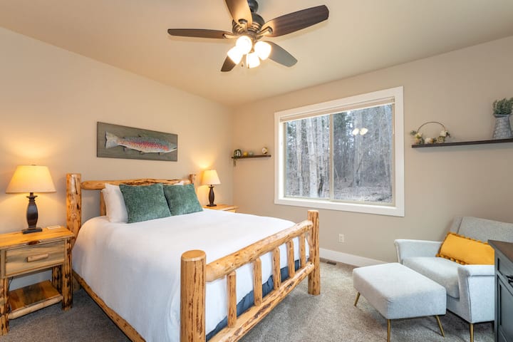 Kitanda cha ukubwa wa Malkia | Ngazi Kuu