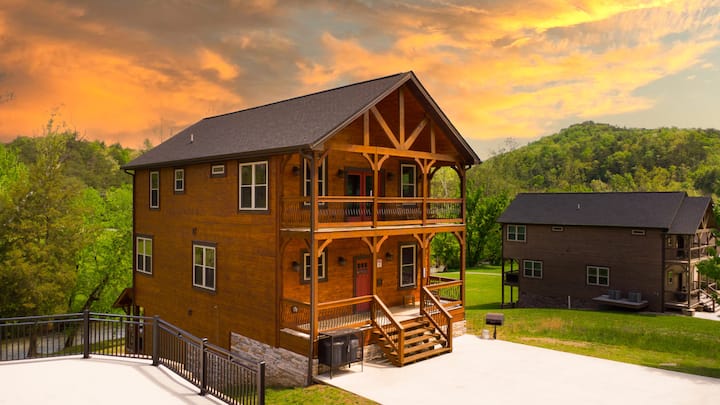 Creekside Paradise: Hot Tub, Arcade Games, Near Pf - Pigeon Forge, TN