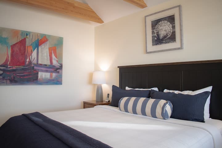 Lakeside-Lodging_713-52
