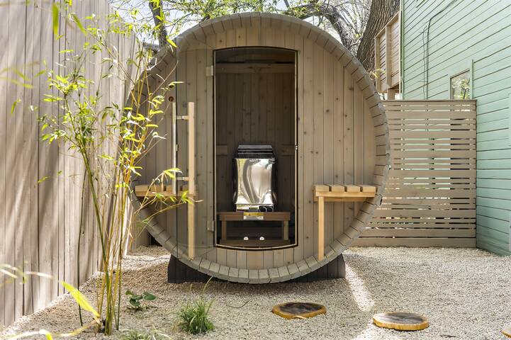 Haven de Luz: A Tranquil Retreat ~ Pool|Spa|Sauna gallery image 5