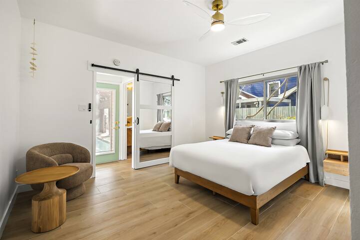 Haven de Luz: A Tranquil Retreat ~ Pool|Spa|Sauna gallery image 3