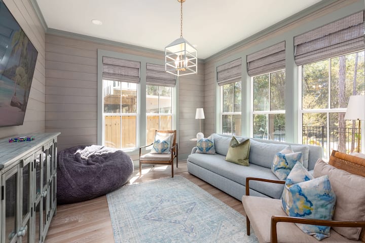 Sala de estar del primer piso (cama tamaño queen)