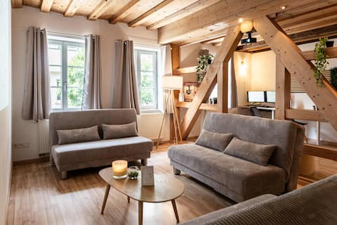 Holiday & Stay/BigBlue/pool table/10 people/Wi-Fi