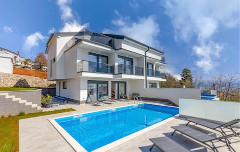 Amazing home in Lovran with sauna