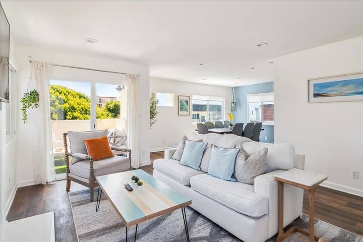 Beach as your Doorstep | Ocean view, BBQ, Parking gallery image 5