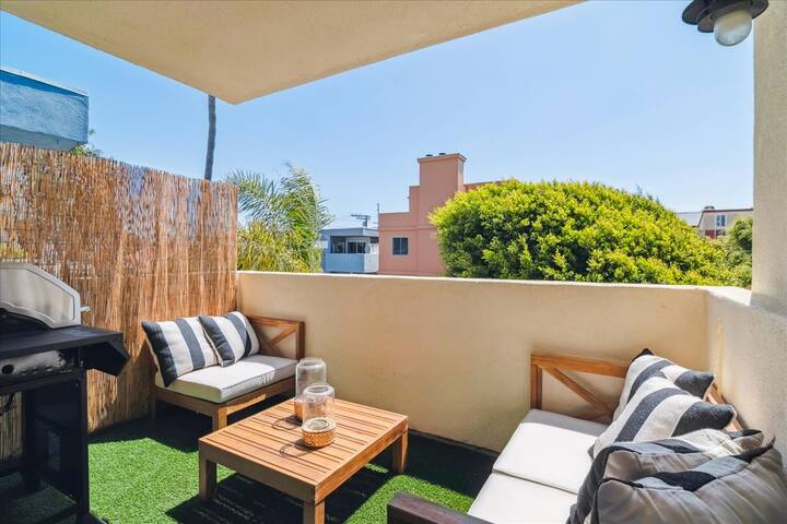 Beach as your Doorstep | Ocean view, BBQ, Parking gallery image 2