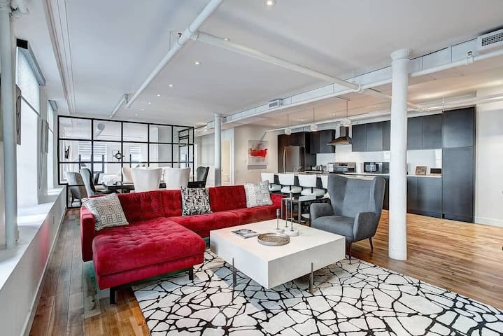 Luxurious Old Montreal Penthouse|6Beds|2BA|Sleeps