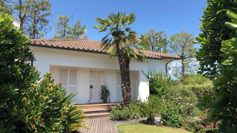 Villa Lyla - Marcelli, villa with garden and view