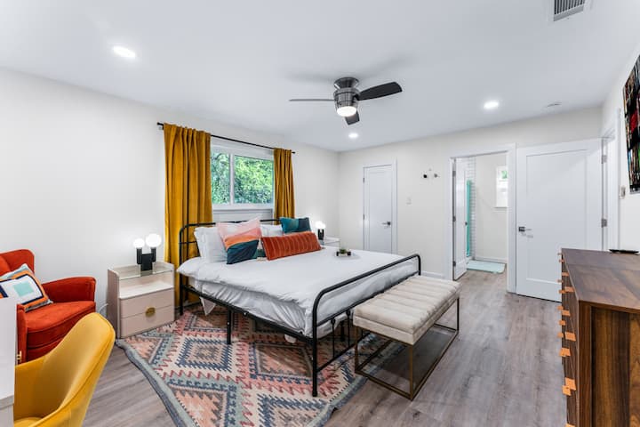 Qu'il s'agisse de travail ou de détente, la chambre des maîtres offre sa propre retraite