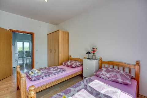 Top performing Airbnb: Manuela - two-bedroom apartment with terrace in Stranići Kod Nove Vasi
