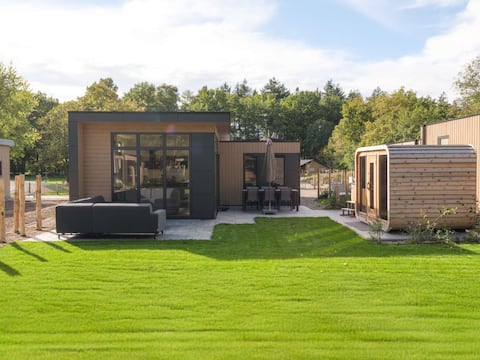 Essenburgh with Hot Tub & Sauna | 6 persons