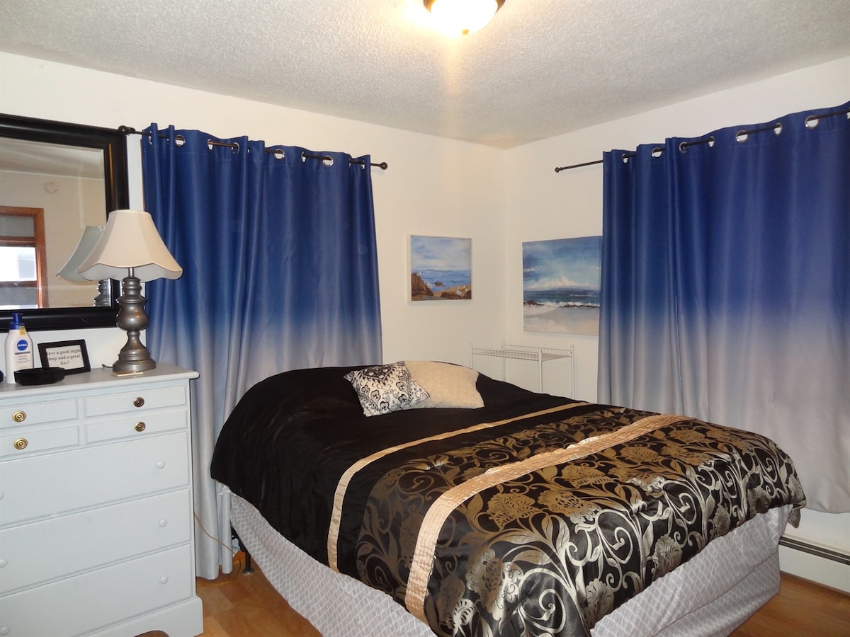 Bračni krevet (širok 150 - 179 cm) s Roku TV-om