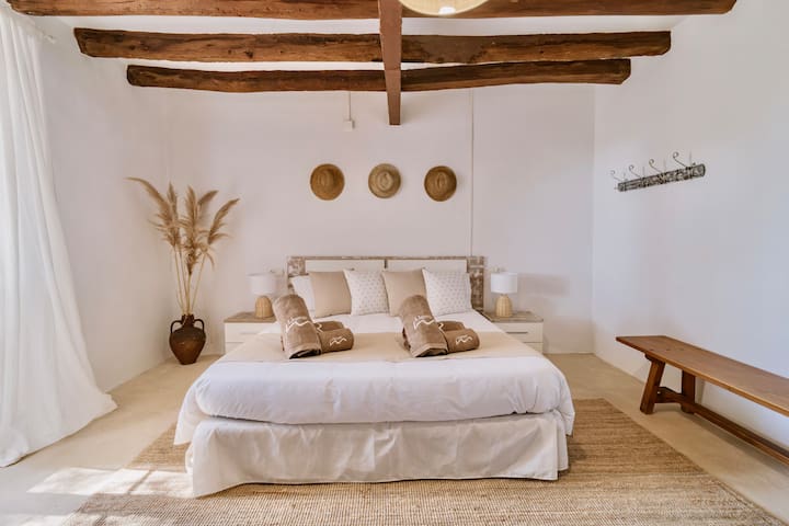 Llampí, Nature, swimming pool and Mallorcan charm