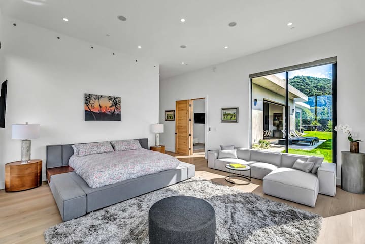 The Nest w/ Pool, Hot Tub, Pickleball!