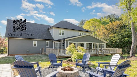 New Listing! Game Room w/Bar~Fire Pit~King Suite