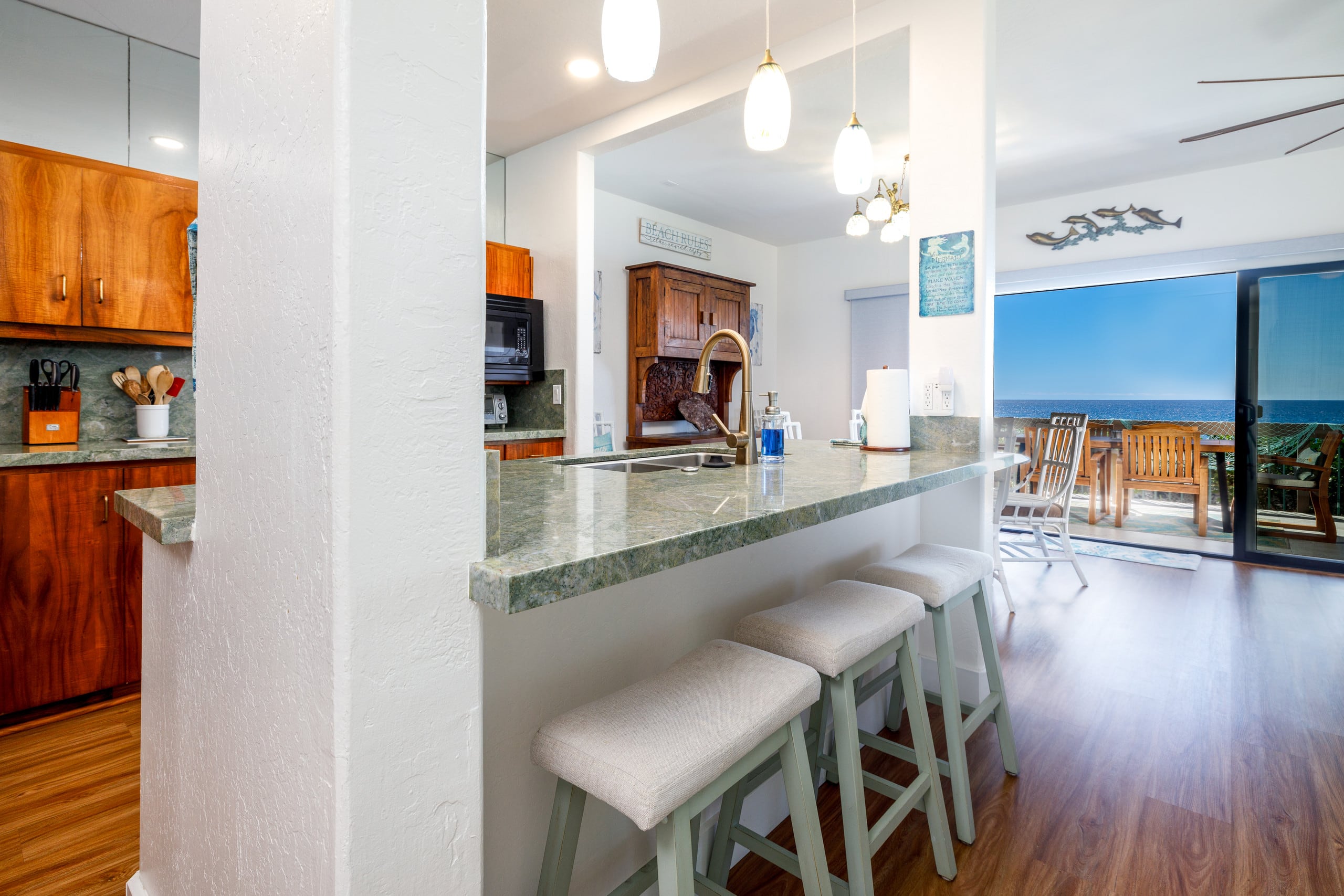 Condo in Kailua-Kona · ★4.89 · 2 bedrooms · 4 beds · 2 baths - Image 12