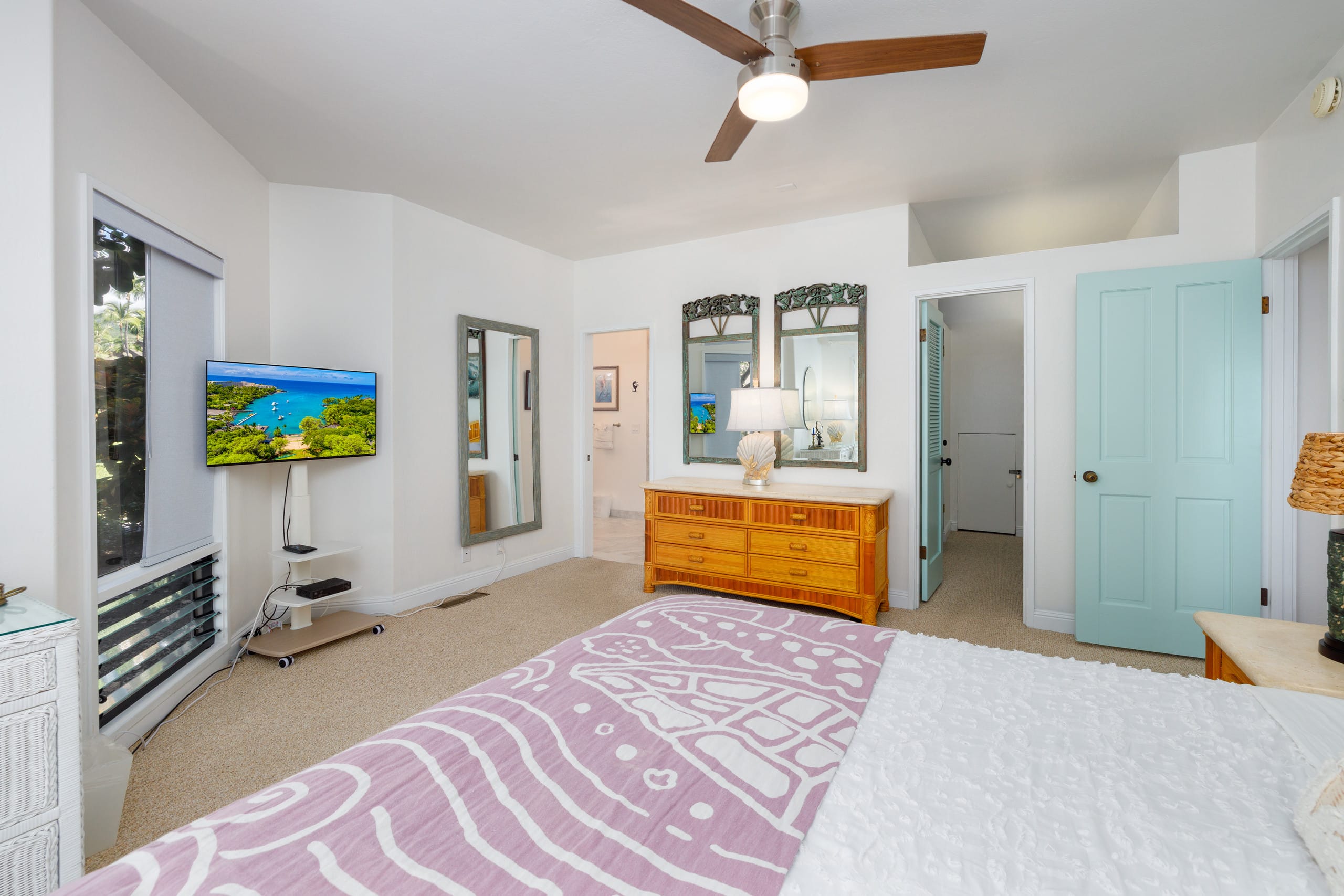 Condo in Kailua-Kona · ★4.89 · 2 bedrooms · 4 beds · 2 baths - Image 23