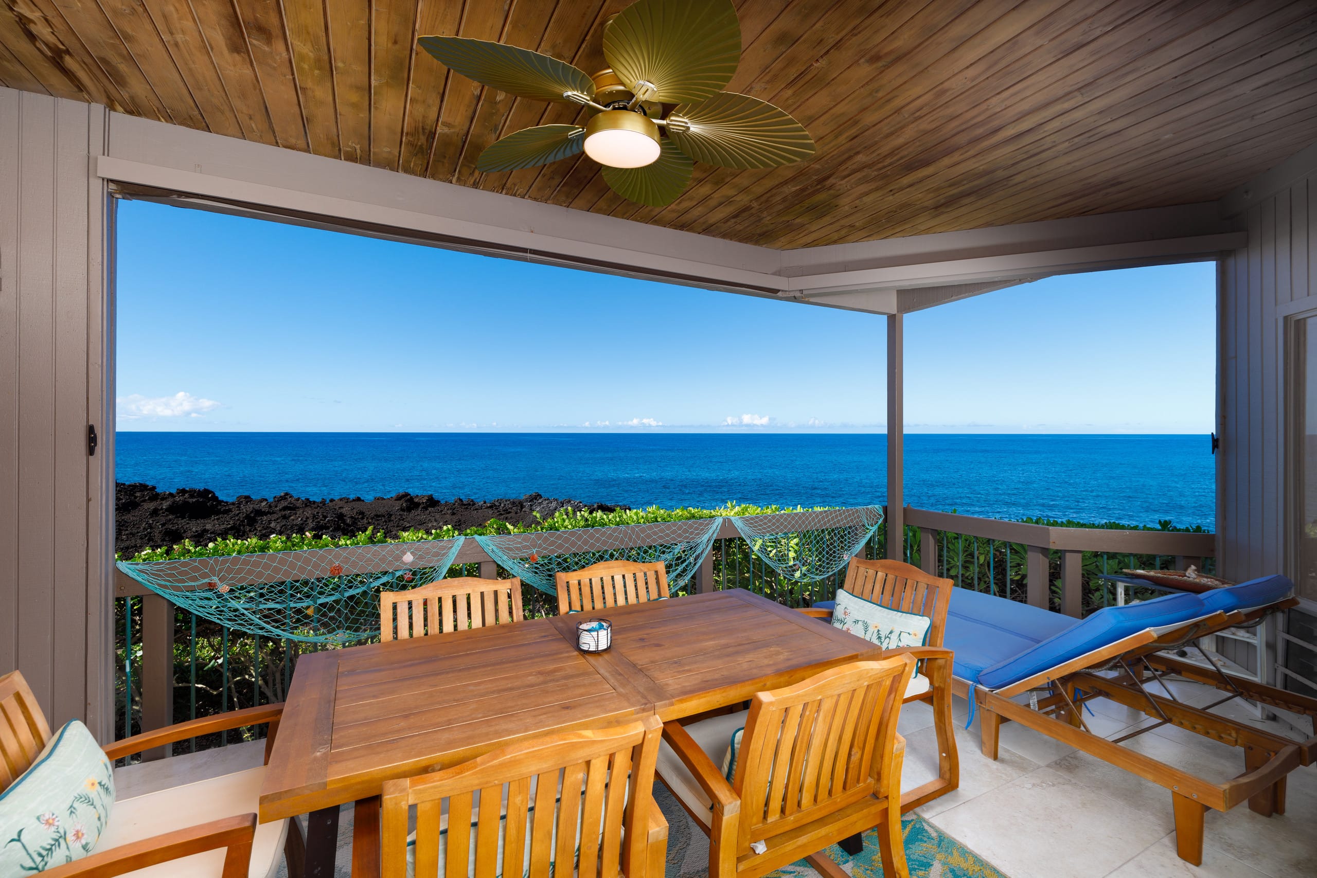 Condo in Kailua-Kona · ★4.89 · 2 bedrooms · 4 beds · 2 baths - Image 2
