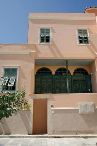 Seaside neoclassical property in Vaporia Ermoupoli gallery image 5