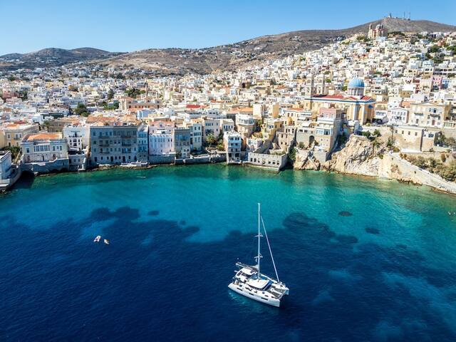 Seaside neoclassical property in Vaporia Ermoupoli gallery image 4