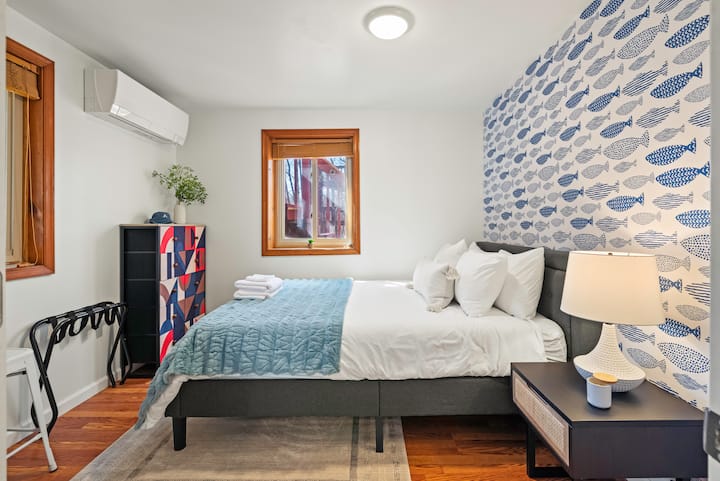 Bonus room features a queen bed.