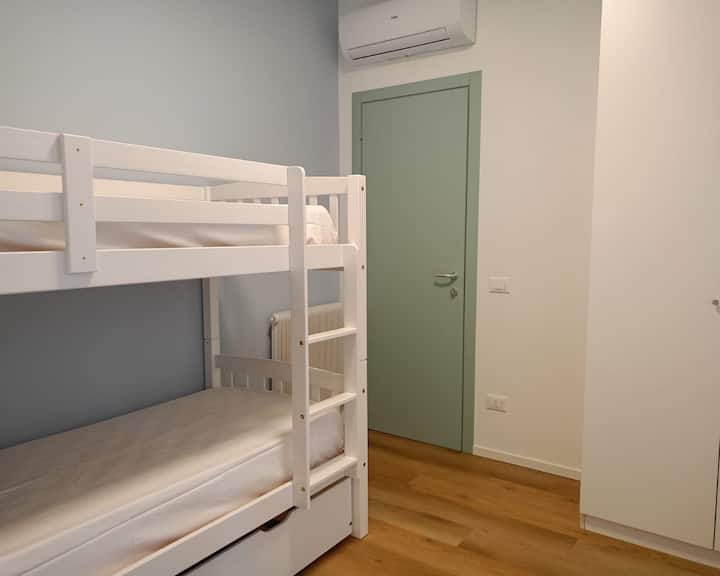 Schlafzimmer 2
