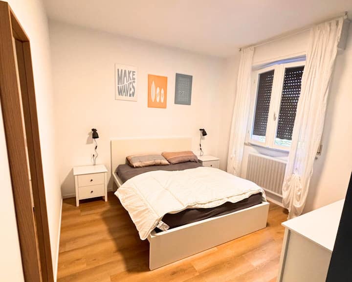 Schlafzimmer 1