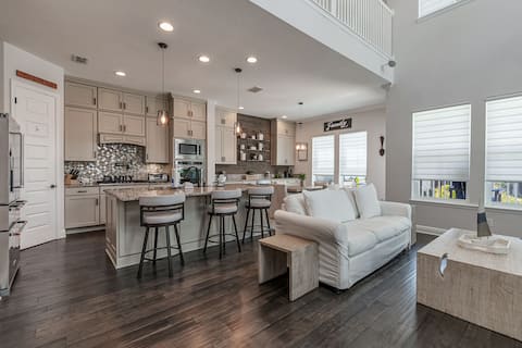 Redington TH 16305 Near Beach, 3BR+Loft