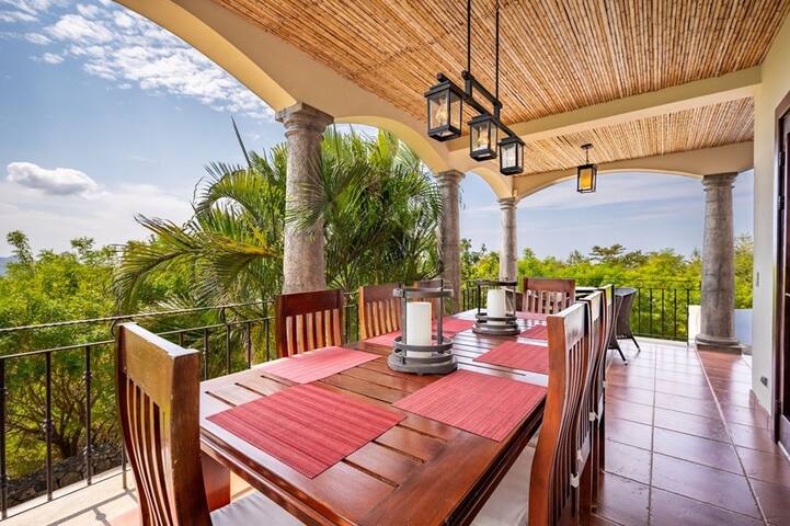 Stunning Ocean-Views, Potrero, spacious 4 Br Villa