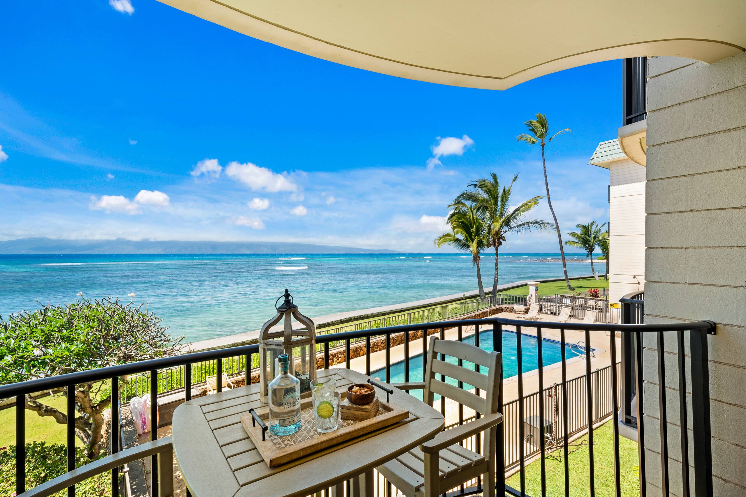 Condo in Lahaina · ★4.17 · 1 bedroom · 2 beds · 1 bath - Image 1
