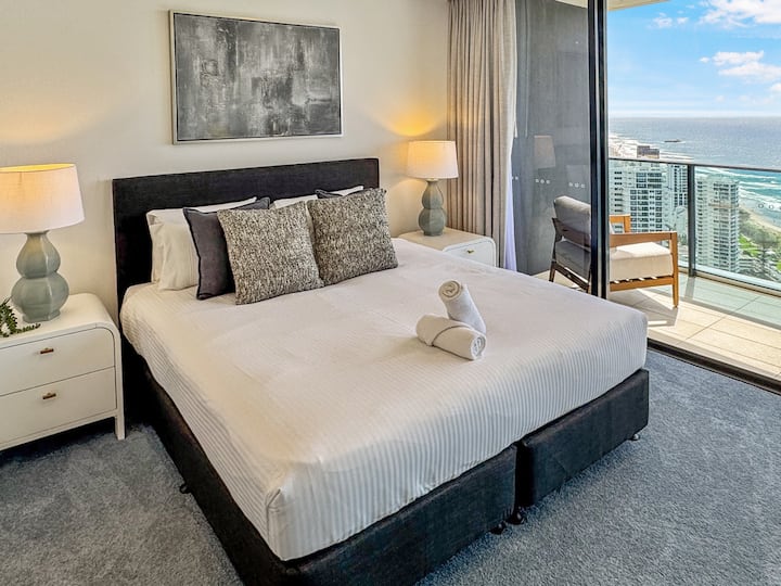 Втората спалня със самостоятелна баня може да бъде двойно легло или 2 единични легла