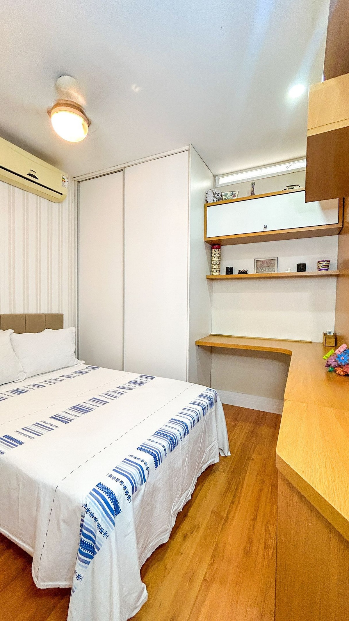 Foto de todo o quarto,Quarto