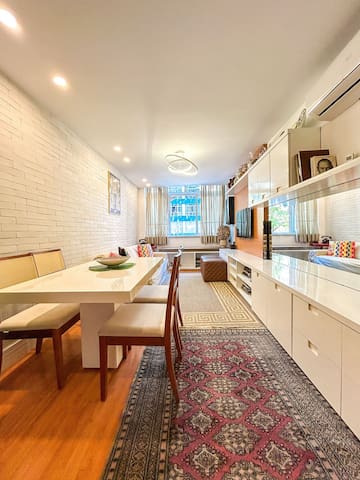 As anfitrias managed Airbnb listing 1