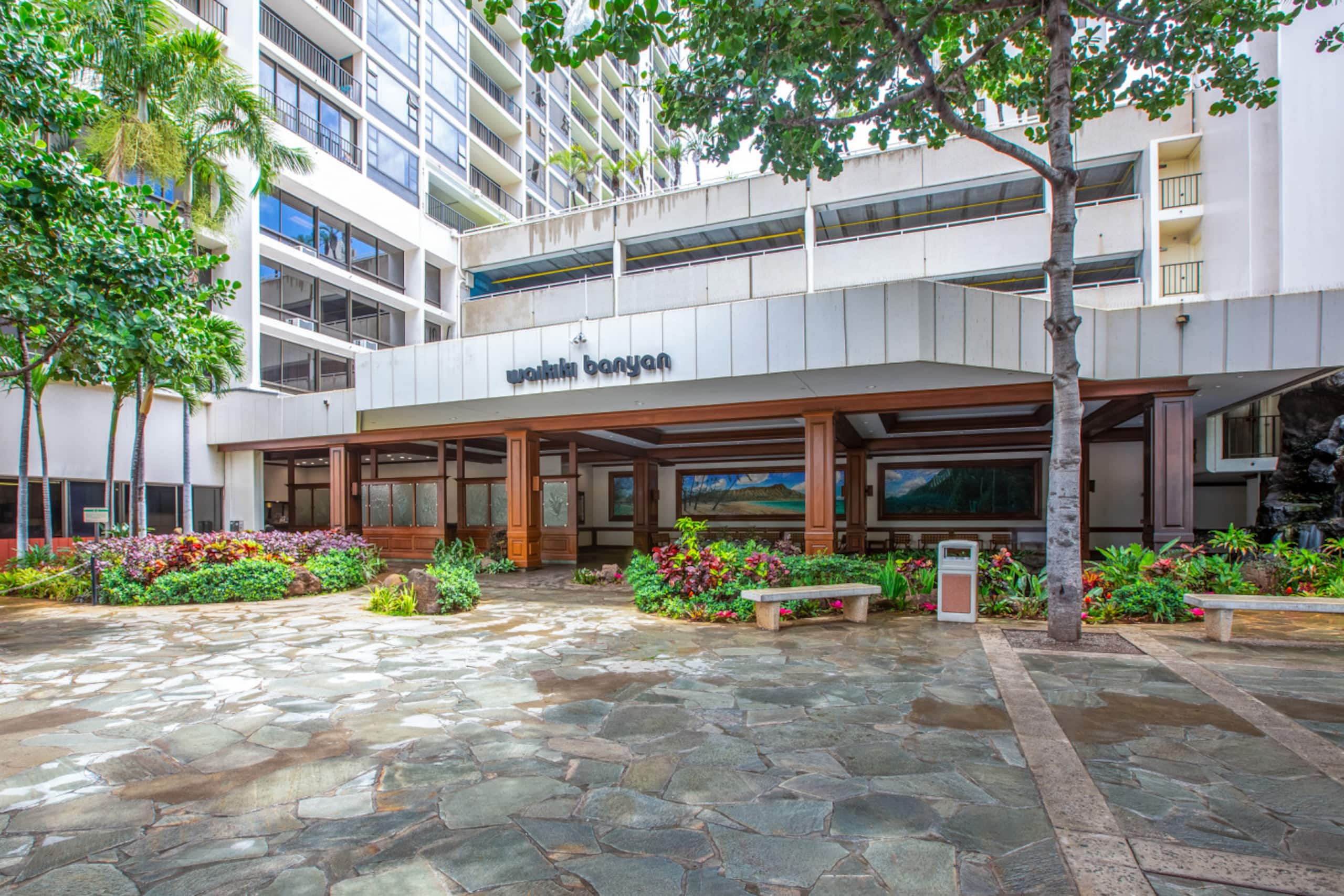 The Monstera, parking & beach - Image 34