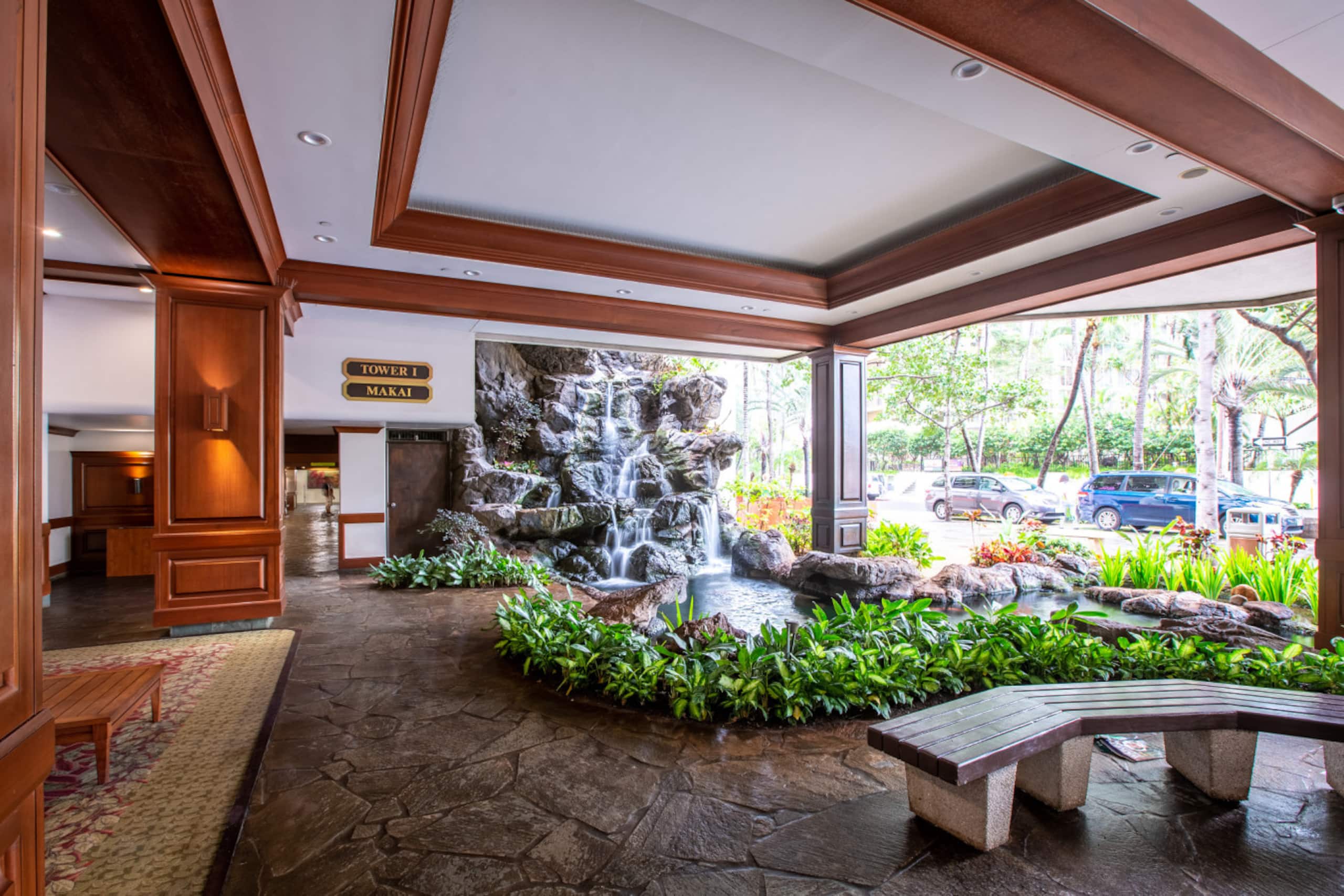 The Monstera, parking & beach - Image 31