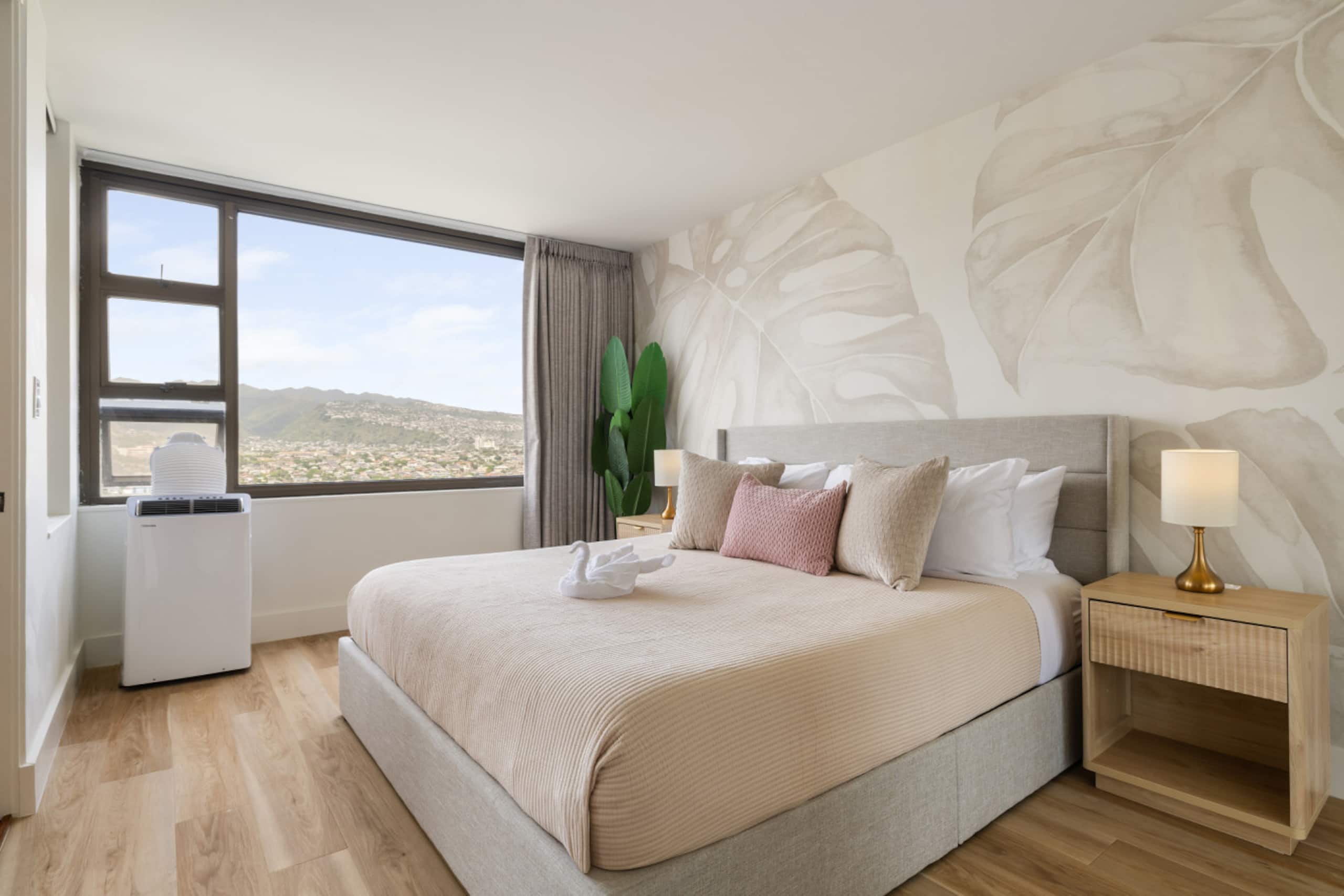 The Monstera, parking & beach - Image 1
