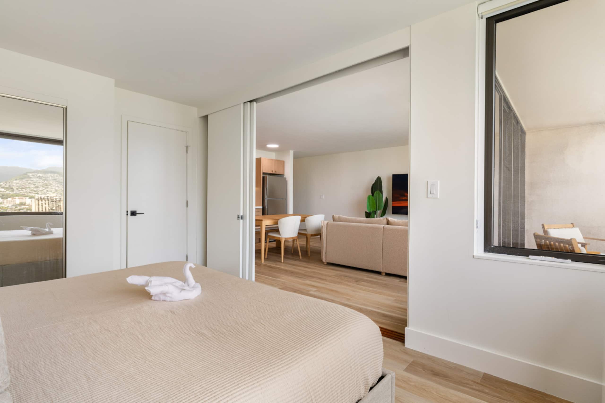 The Monstera, parking & beach - Image 7