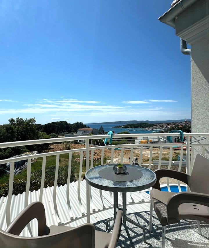 Apartment Rosmarin With A Sea View Nr. 2 - Krk