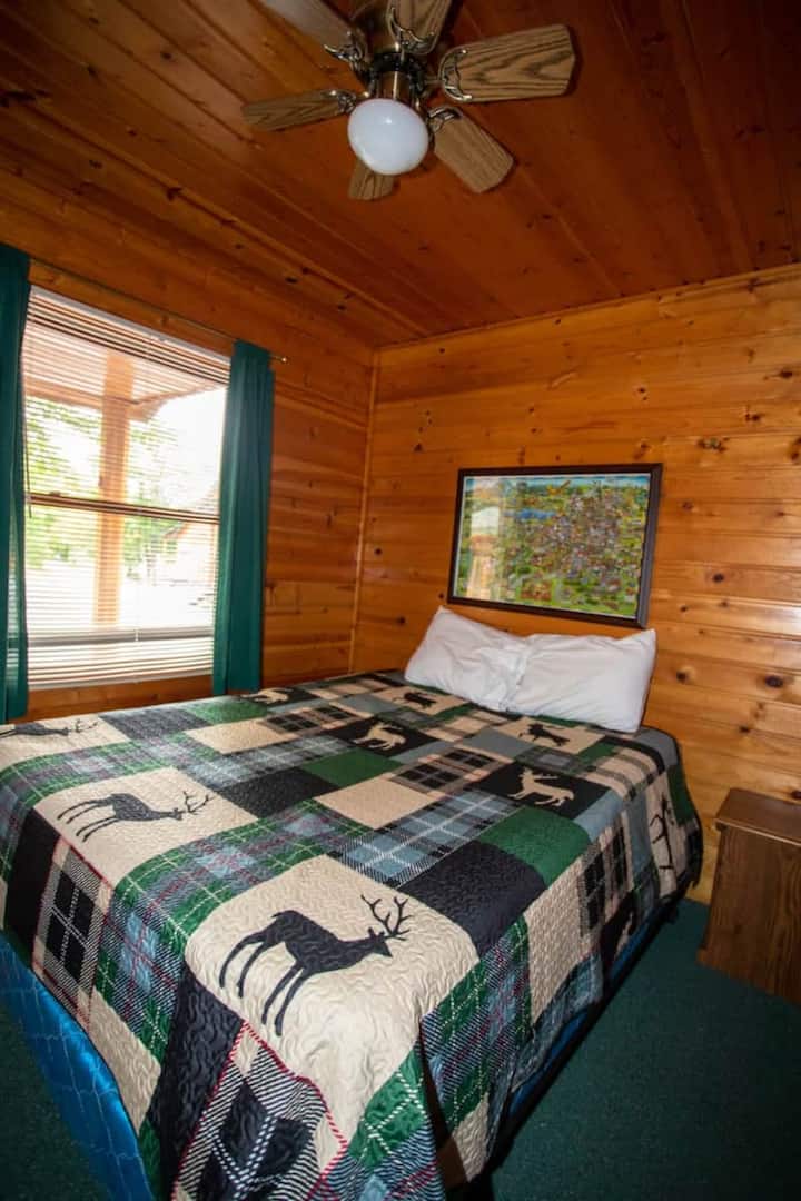 Cabin 2333-secluded Log Cabin Within Privateresort - Gaylord, MI