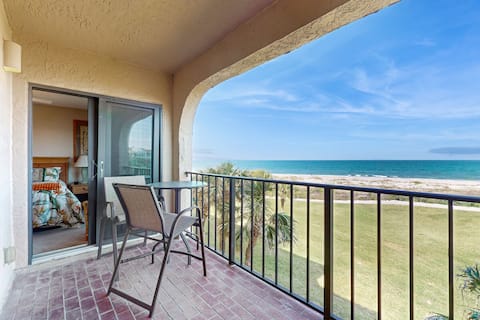 2 BR Condo with shared pool and oceanfront balcony