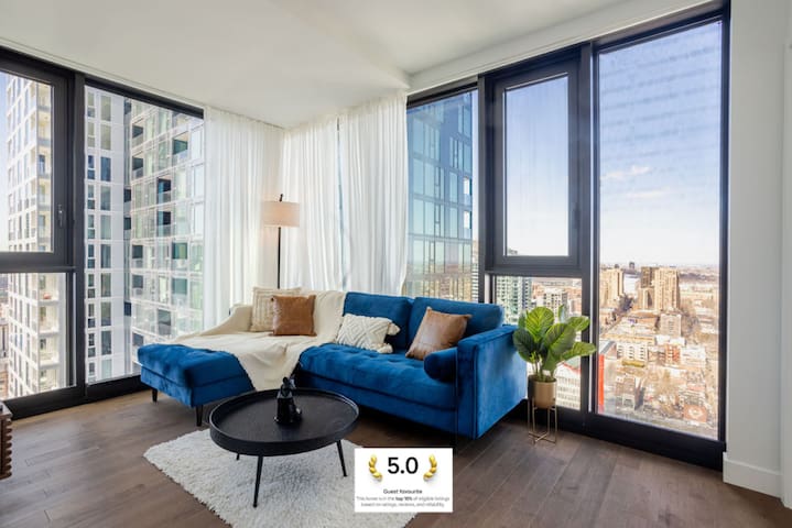 The Azure Rise | 2B1B Condo in Downtown MTL