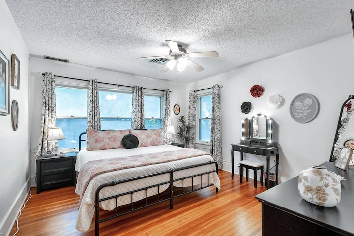 Dormitorio tamaño king con tocador