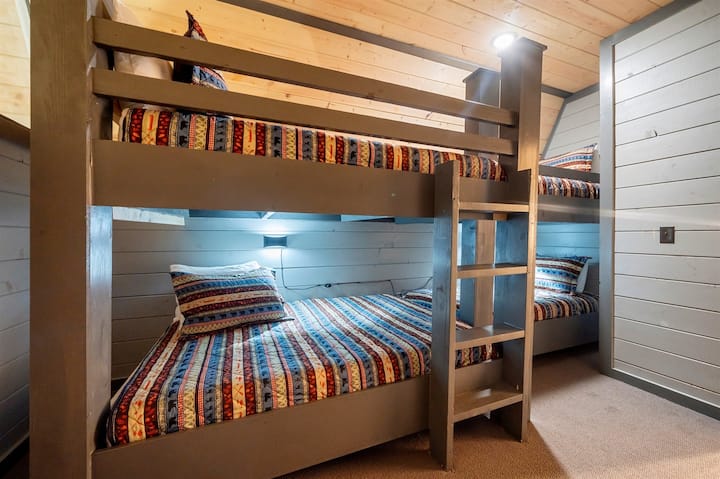 Sibling Bonding: ojačajte odnose s našim privlačnim krevetima na kat.