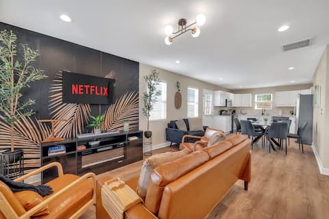 10 Min Walk to DT Davidson|Game Room|Firepit|Pets