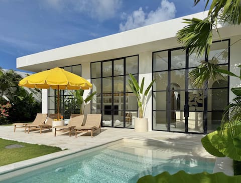 The Young Villas: Four Bedroom Villa in Uluwatu