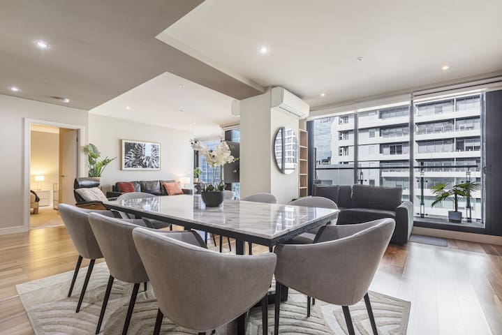 Penthouse style 4brmx4bath apt