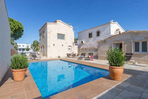 0031-Ter House at the canal with pool, mooring and