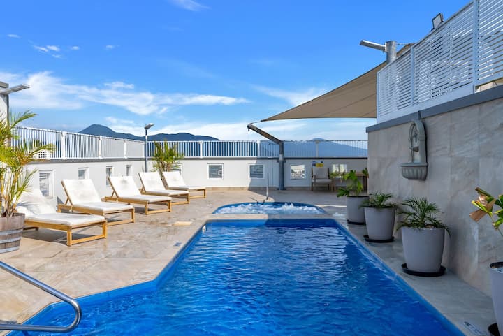 McLeod Escape—Central Base by Markets & Waterfront