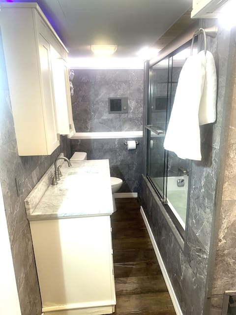 Secret Hot Tub King Haven Hideout