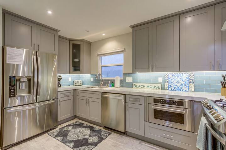 Ocean Dream | Amazing Location, Steps to Ocean, AC gallery image 3